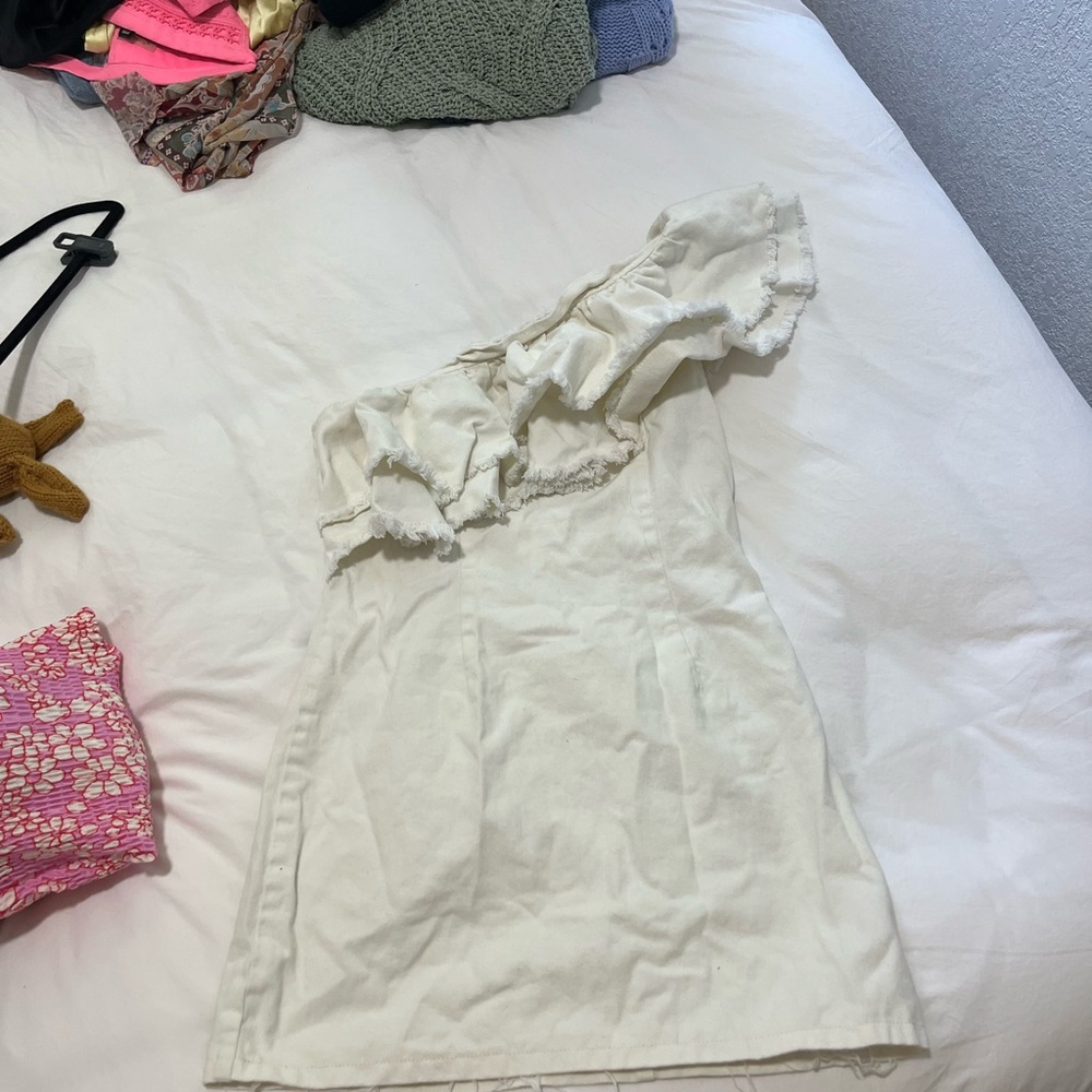 White One-Shoulder Ruffle Dress - Picture 4 of 4